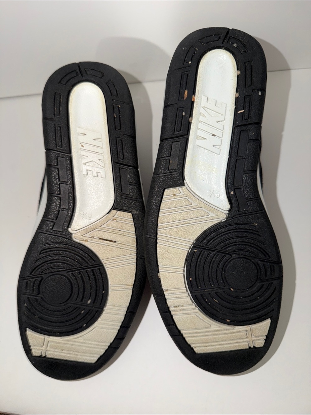 Nike Air Jordan 2 Retro Low Black White Sneakers DX4401-001
Women's Size 7 - Picture 4 of 5